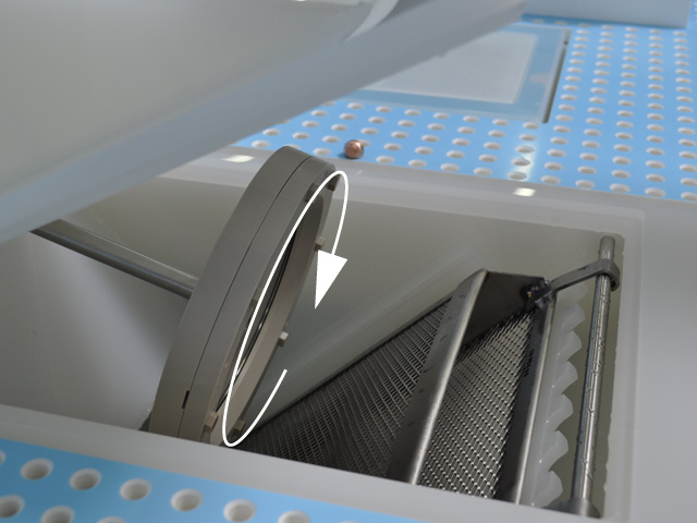 Rotating wafer chuck