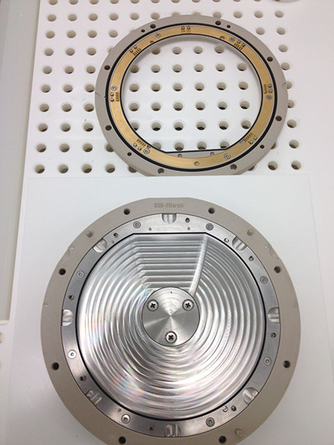 Rotating wafer chuck